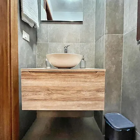 Epos فندق مبيت وإفطار *