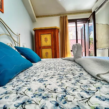 Epos Acitrezza Bed & Breakfast