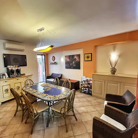 Bed & Breakfast Epos Acitrezza