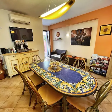 Bed & Breakfast Epos Acitrezza *